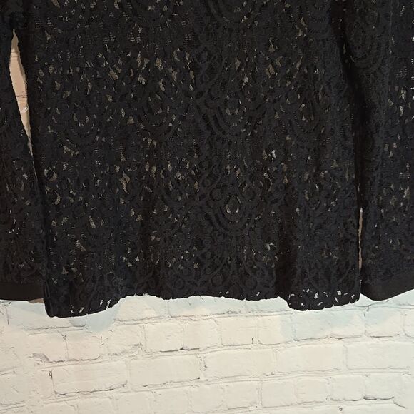 Banana Republic black lace top size S - Picture 3 of 9